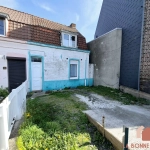 facade avant Maison à rénover avec grand jardin et stationnement à Wattrelos