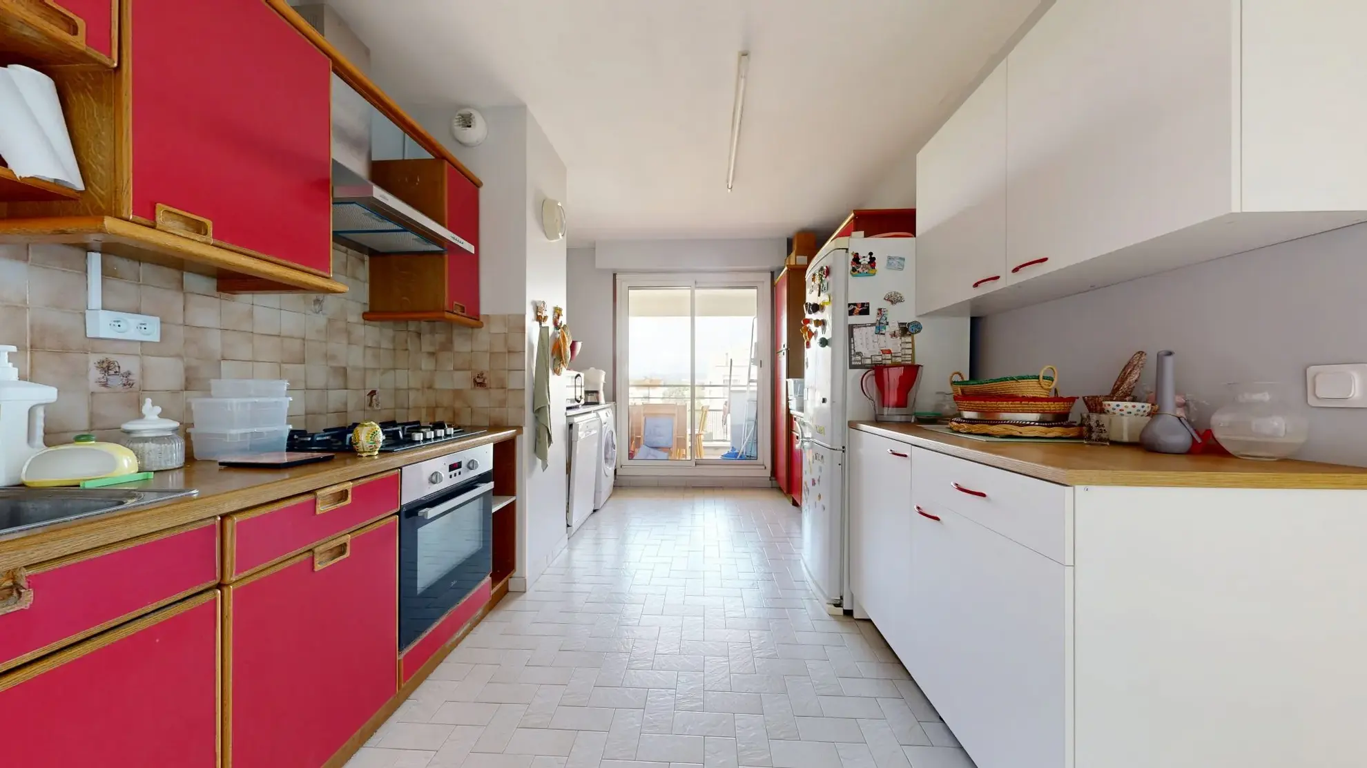 Appartement lumineux de 68 m² avec balcon et stationnement à Lyon 
