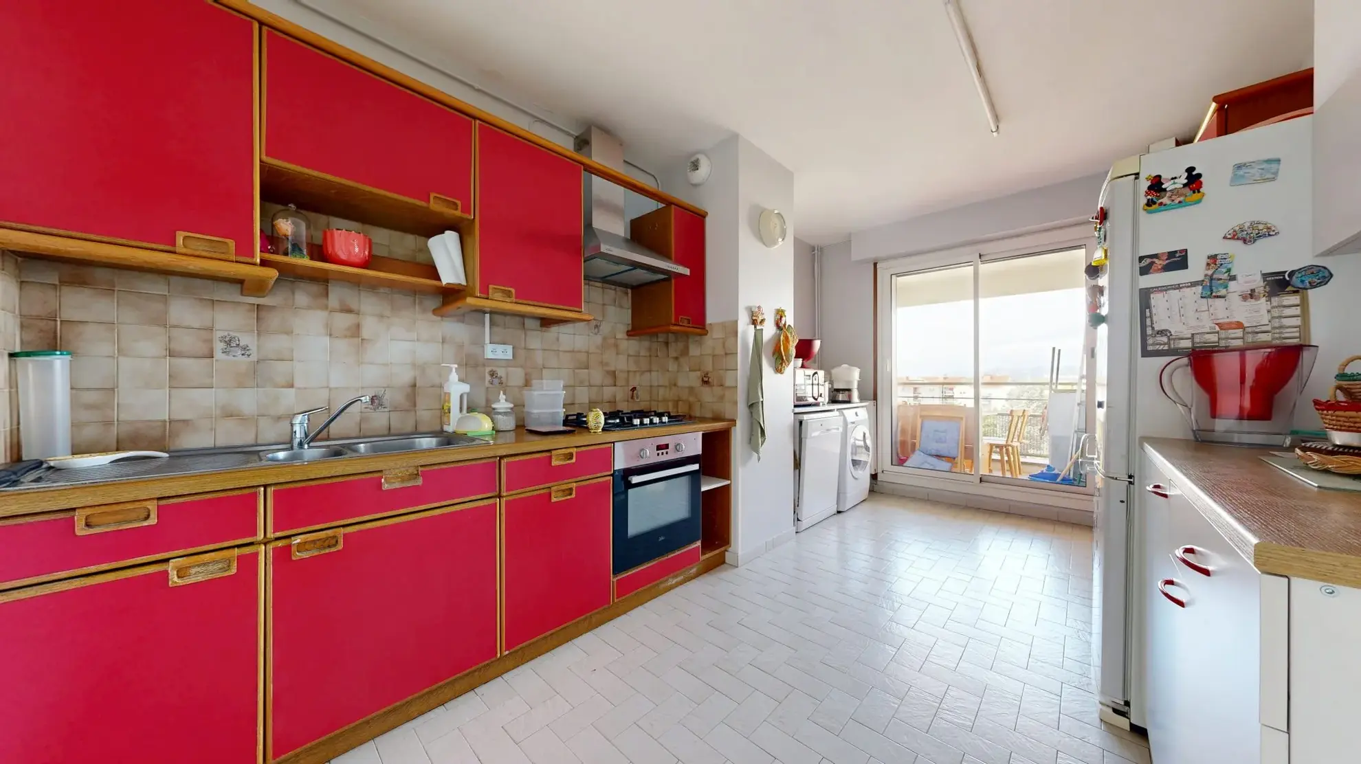 Appartement lumineux de 68 m² avec balcon et stationnement à Lyon 