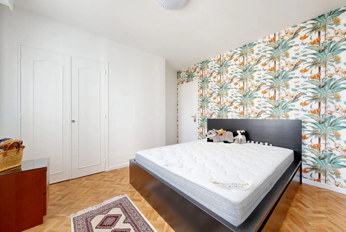 Appartement lumineux de 68 m² avec balcon et stationnement à Lyon 