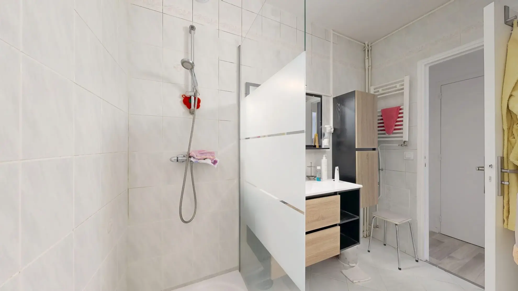 Appartement lumineux de 68 m² avec balcon et stationnement à Lyon 