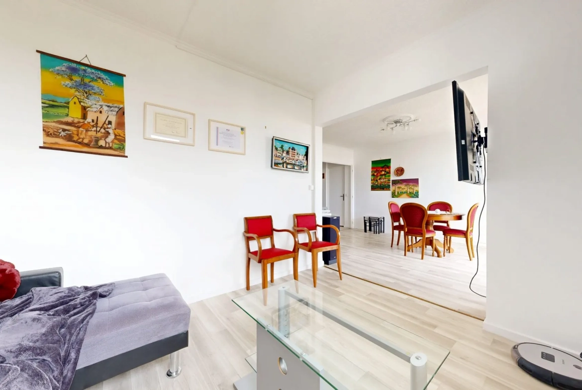 Appartement lumineux de 68 m² avec balcon et stationnement à Lyon 