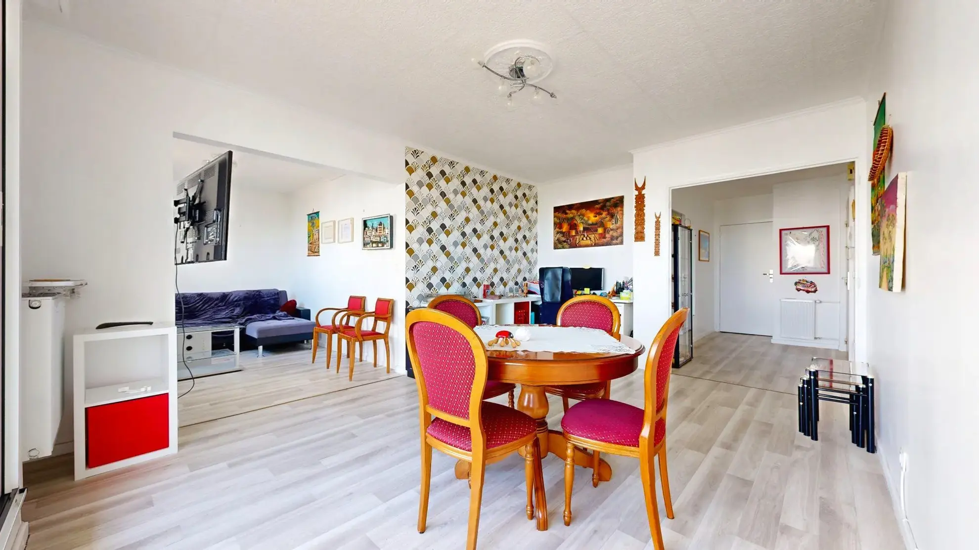 Appartement lumineux de 68 m² avec balcon et stationnement à Lyon 
