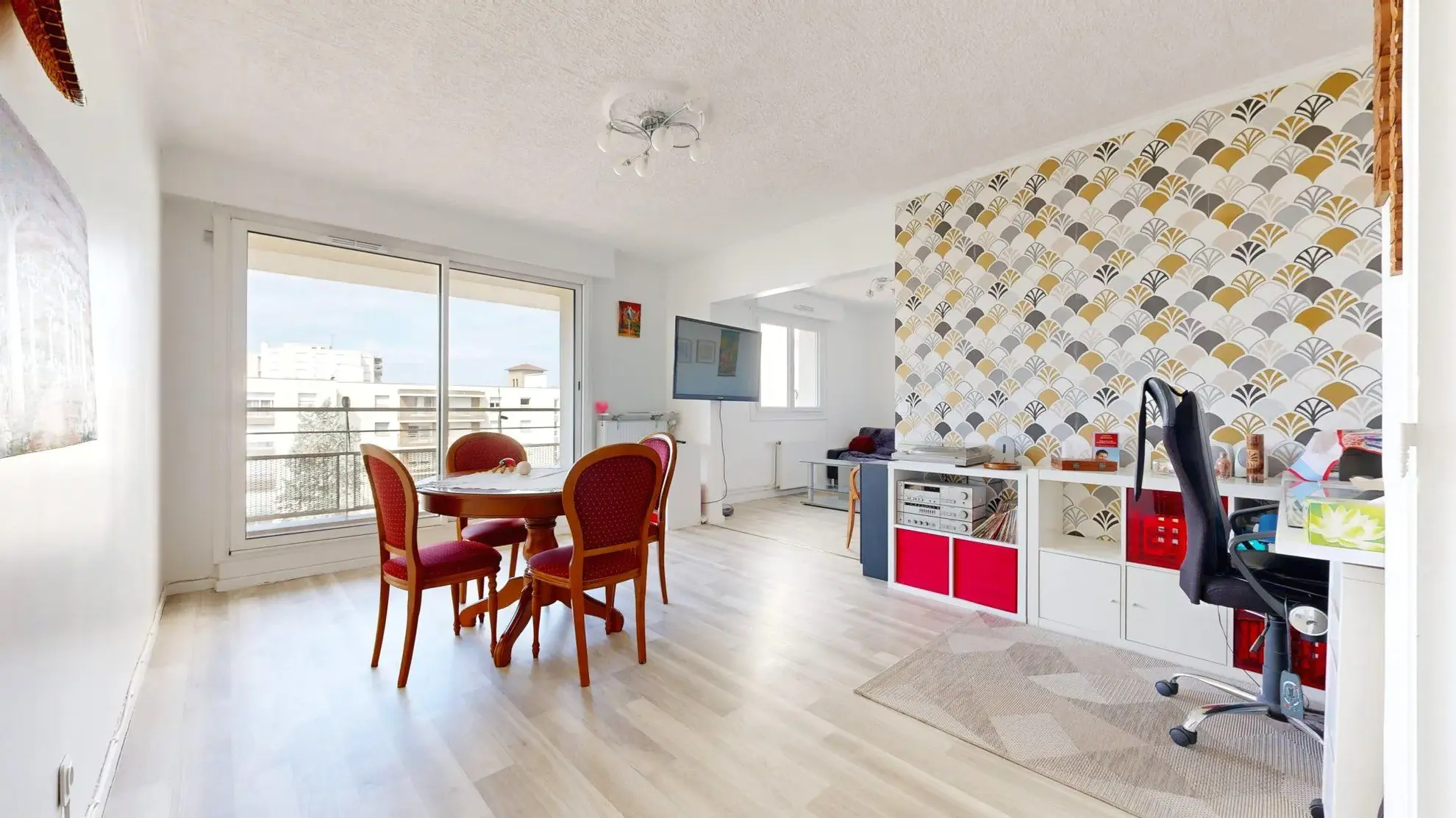 Appartement lumineux de 68 m² avec balcon et stationnement à Lyon 
