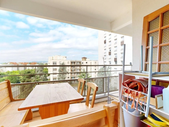 Appartement lumineux de 68 m² avec balcon et stationnement à Lyon