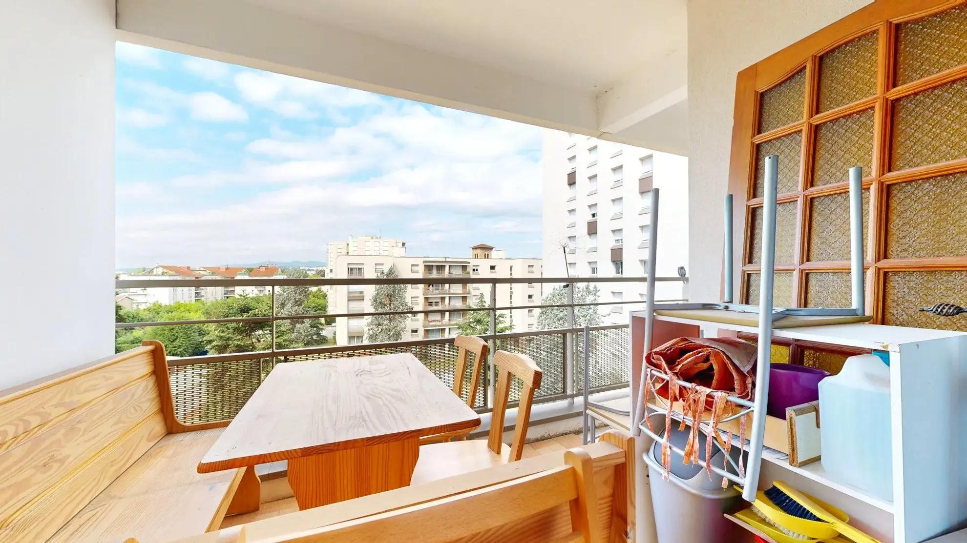 Appartement lumineux de 68 m² avec balcon et stationnement à Lyon 