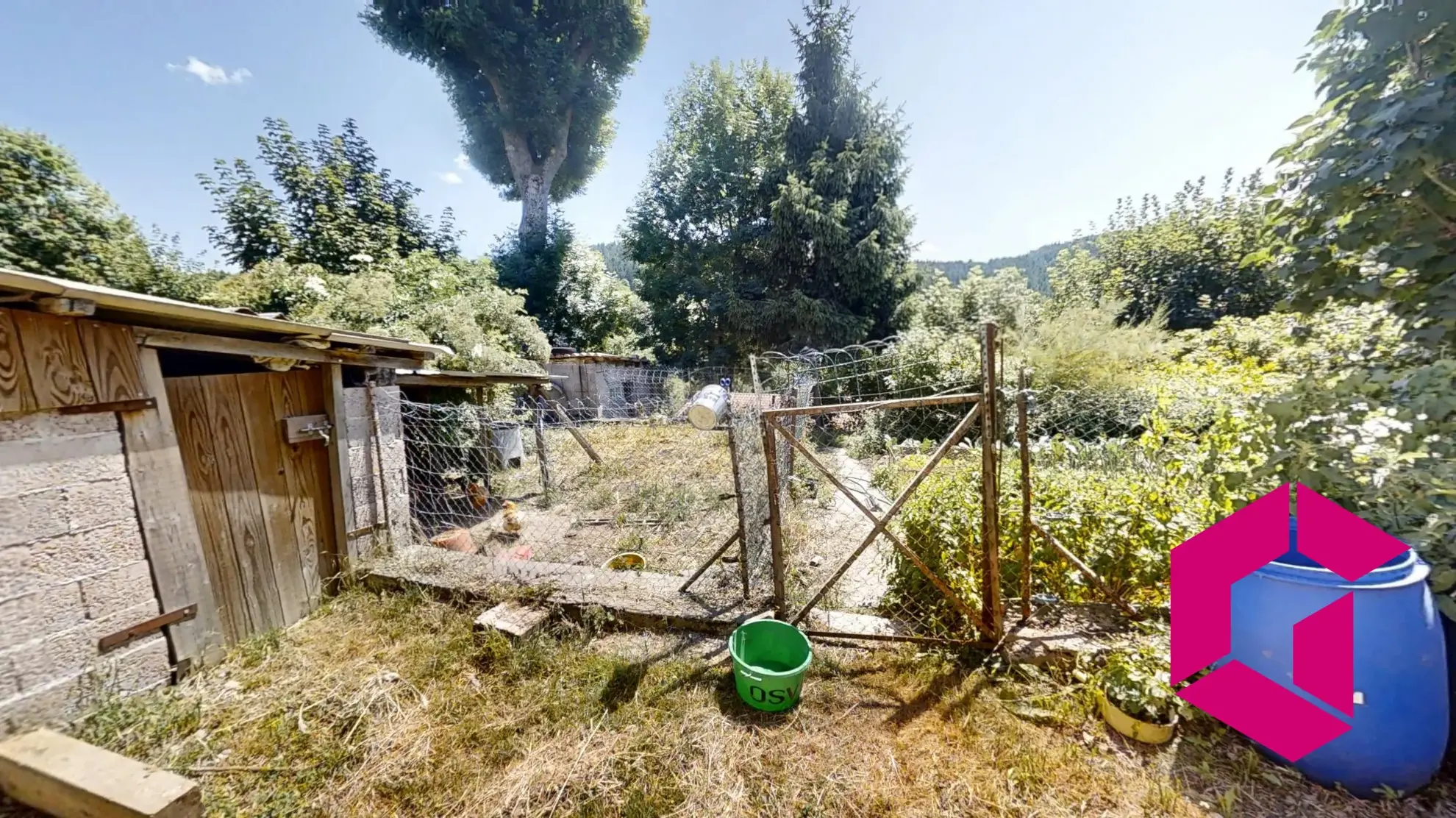 Maison ancienne en pierre avec grange attenante à Riotord - Potentiel de rénovation 
