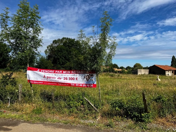 Terrain à vendre à Aigondigne - Parcelle de 1555 m² non viabilisée