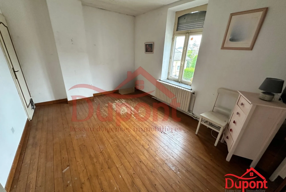 Maison semi-individuelle 3 chambres avec garage à Hautmont – Investissement idéal 