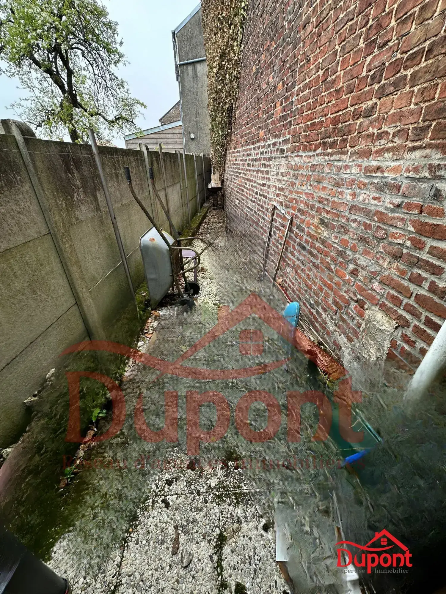 Maison semi-individuelle 3 chambres avec garage à Hautmont – Investissement idéal 
