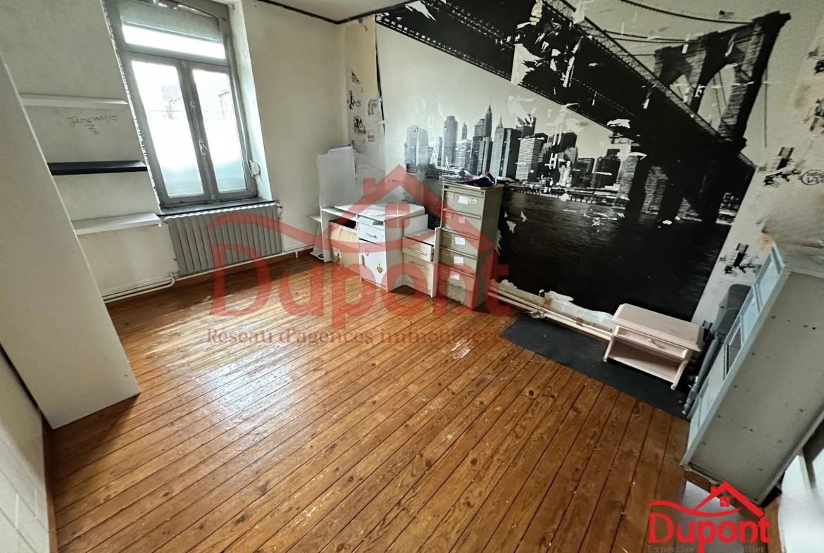 Maison semi-individuelle 3 chambres avec garage à Hautmont – Investissement idéal 