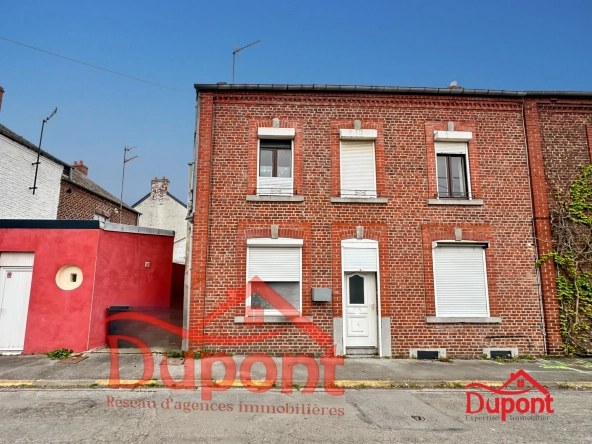Maison semi-individuelle 3 chambres avec garage à Hautmont – Investissement idéal