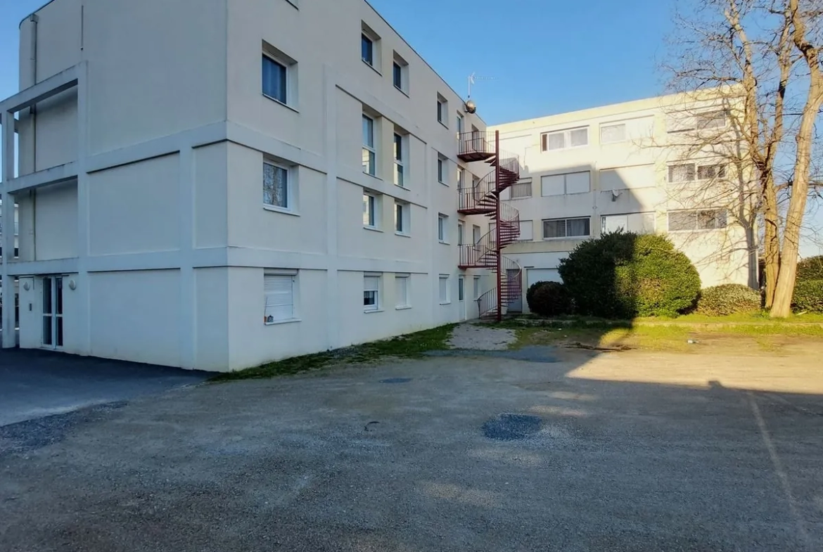 Studio meublé à vendre à Saint-Nazaire proche commodités 