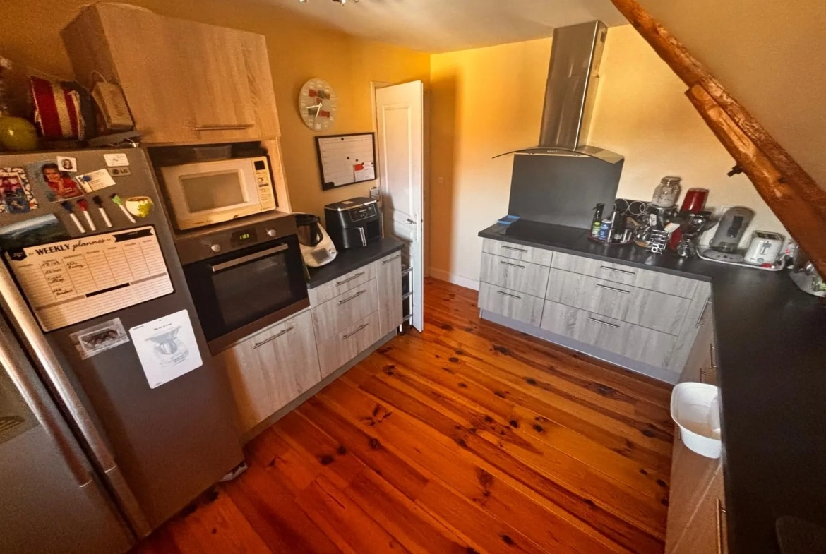 Appartement Duplex avec 3 Chambres, Cave et Parking à Migné-Auxances 