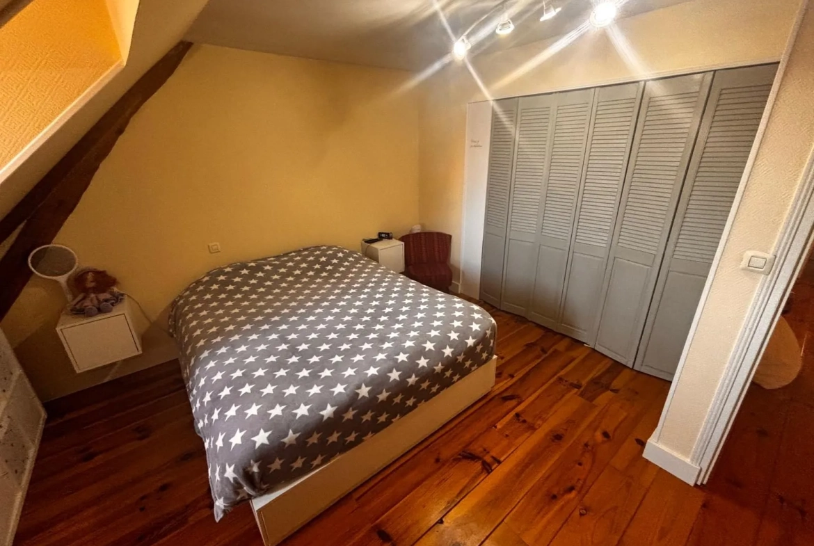 Appartement Duplex avec 3 Chambres, Cave et Parking à Migné-Auxances 