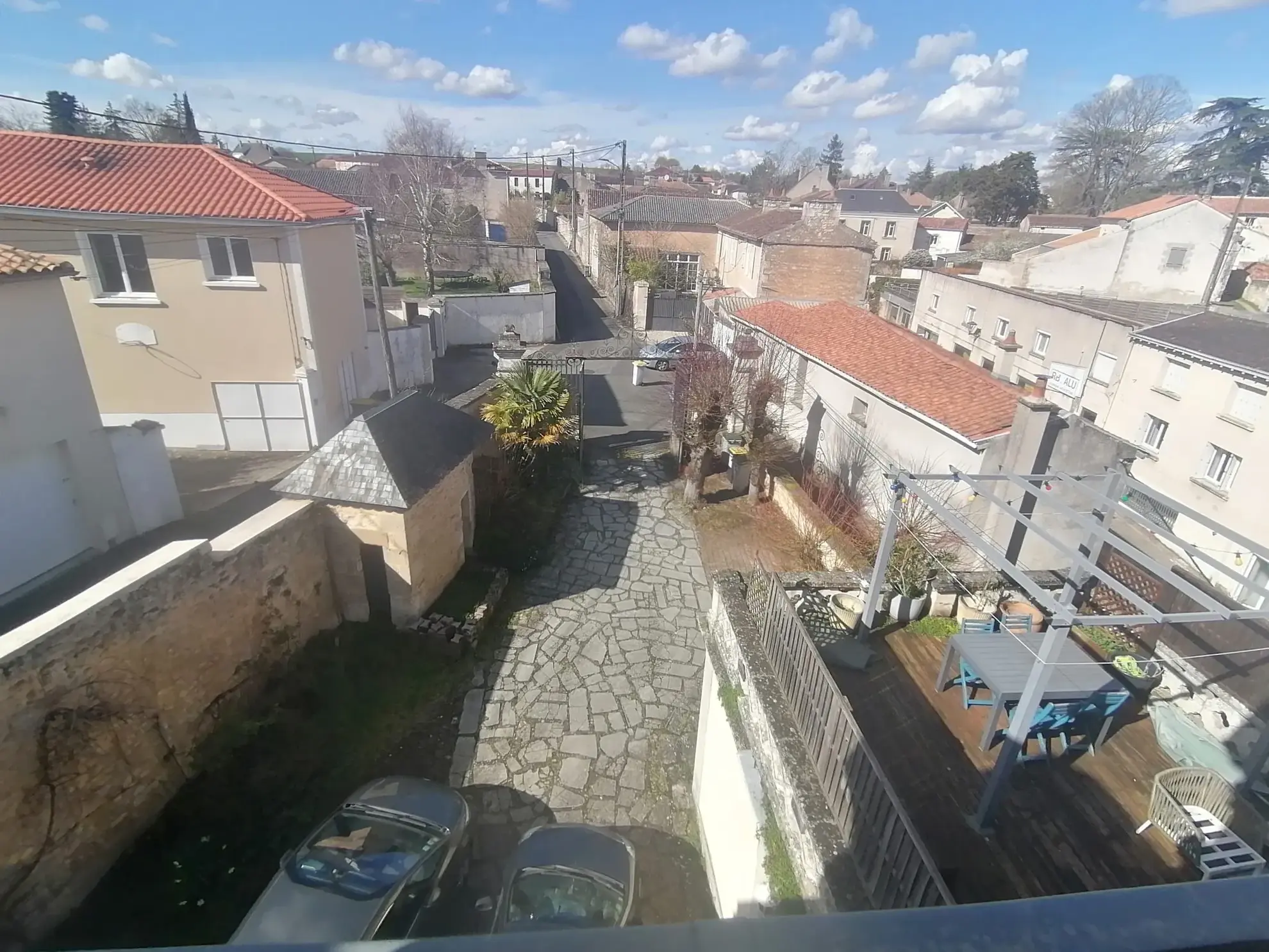 Appartement Duplex avec 3 Chambres, Cave et Parking à Migné-Auxances 