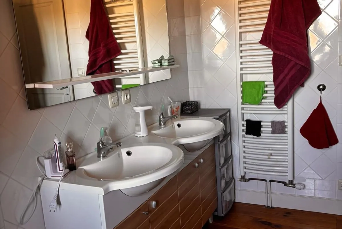 Appartement Duplex avec 3 Chambres, Cave et Parking à Migné-Auxances 