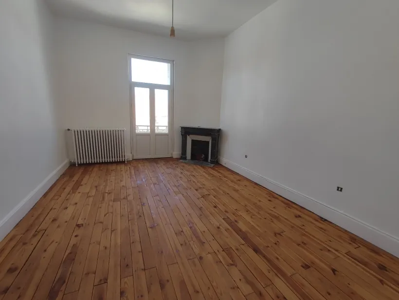 Grand appartement T4 à rénover à Cusset, proche centre-ville 
