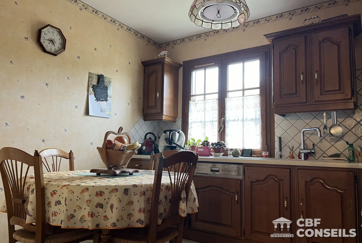 Charmante maison à Saint-Symphorien-de-Marmagne avec jardin et véranda 