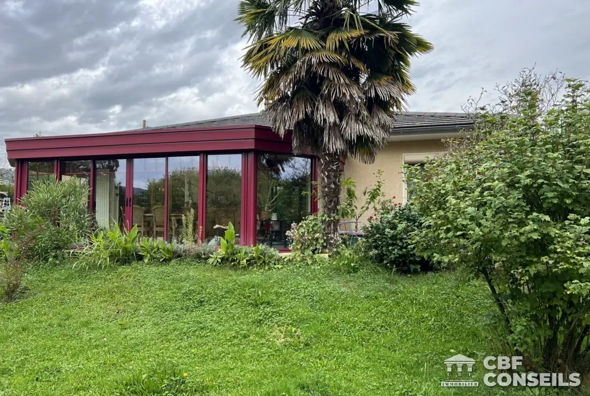 Charmante maison à Saint-Symphorien-de-Marmagne avec jardin et véranda 