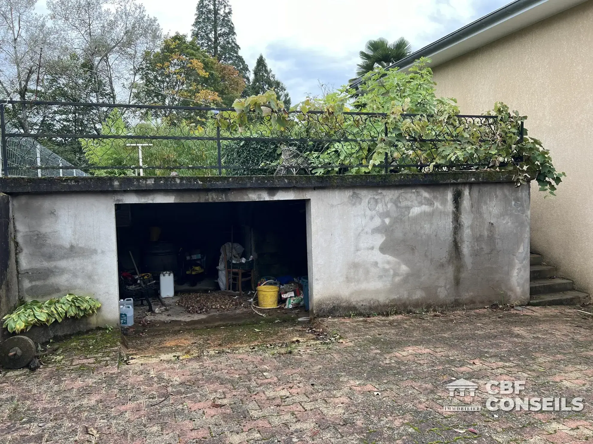 Charmante maison à Saint-Symphorien-de-Marmagne avec jardin et véranda 