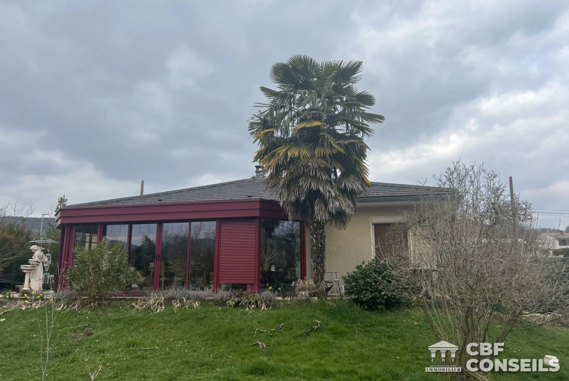 Charmante maison à Saint-Symphorien-de-Marmagne avec jardin et véranda 