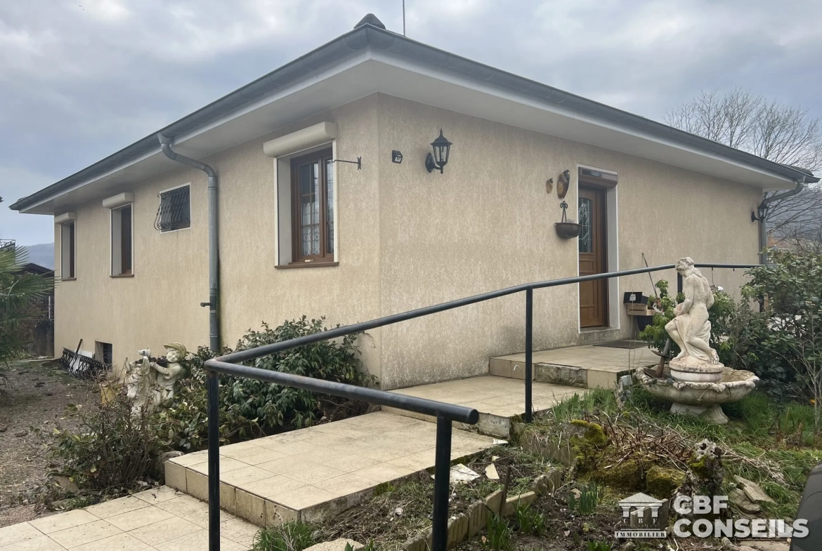 Charmante maison à Saint-Symphorien-de-Marmagne avec jardin et véranda 