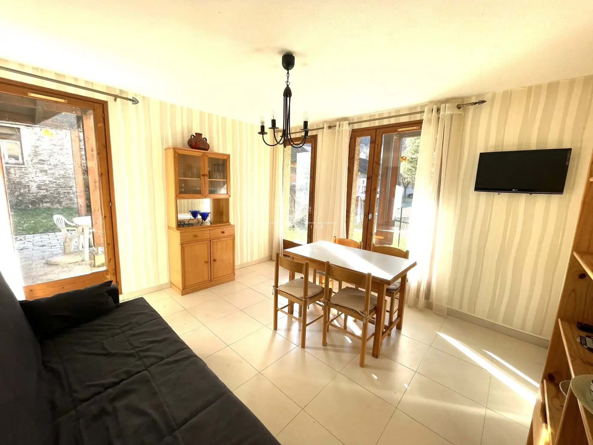 Appartement T2 rénové avec jardin à Luchon, vue dégagée, parking privé 