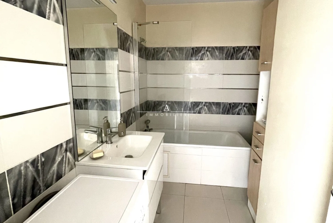 Appartement T2 rénové avec jardin à Luchon, vue dégagée, parking privé 
