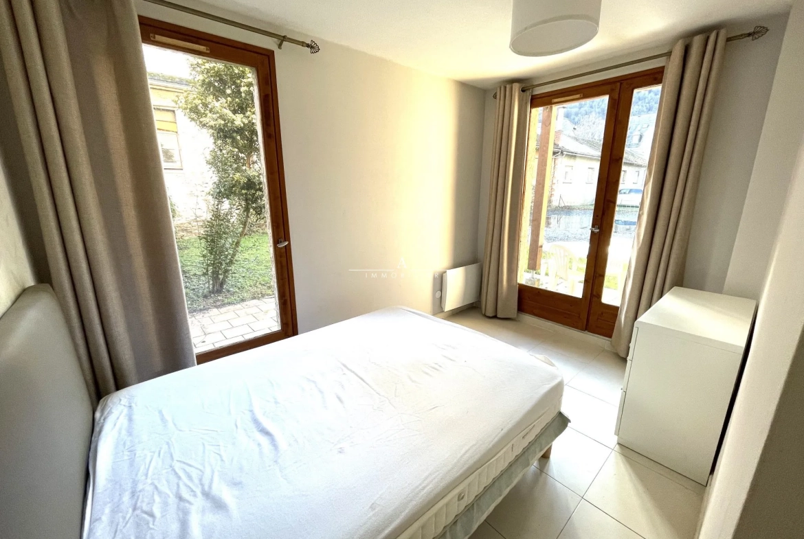 Appartement T2 rénové avec jardin à Luchon, vue dégagée, parking privé 