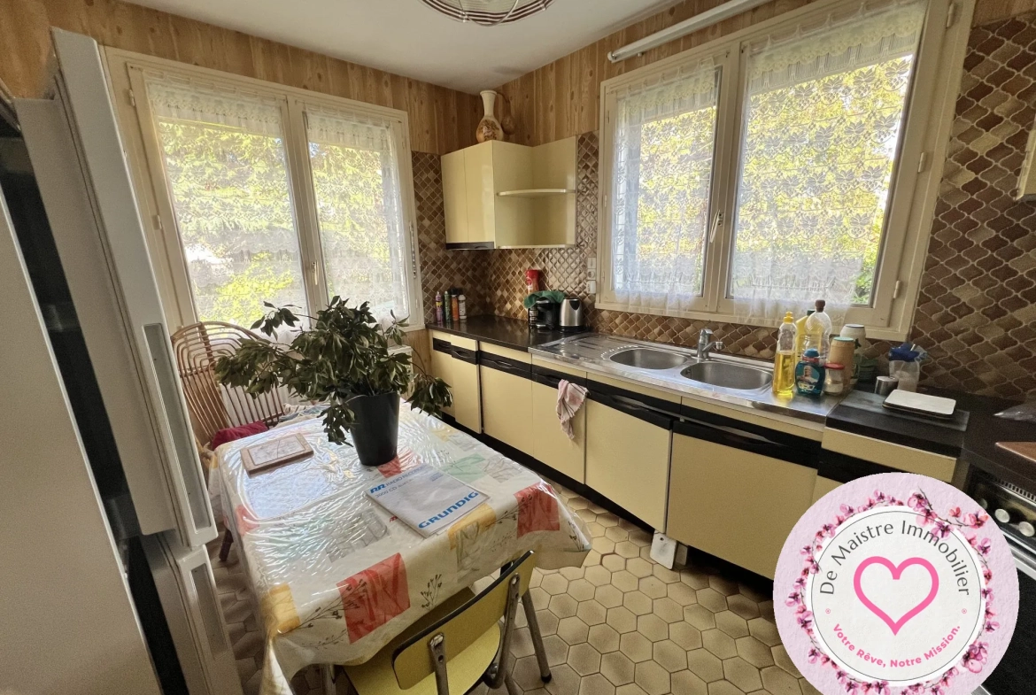 Belle maison avec jardin, piscine et serre à Sully-sur-Loire 