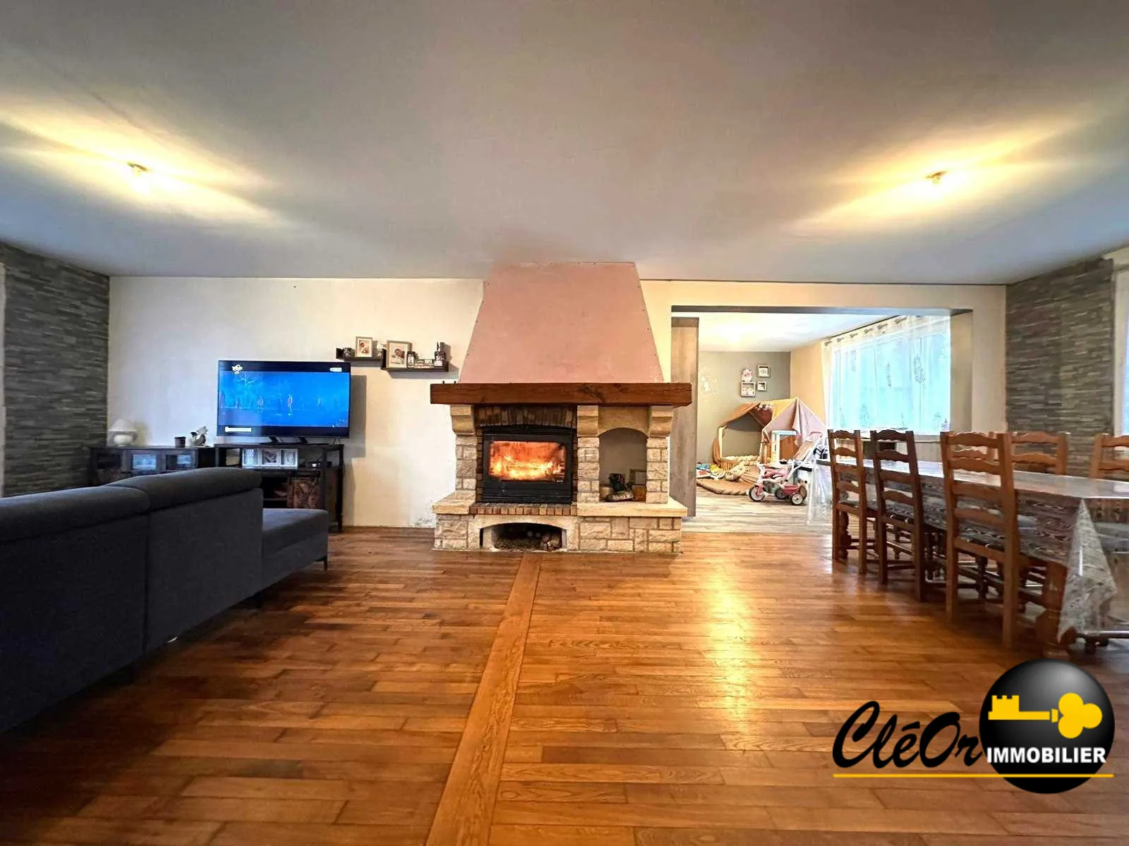Maison à vendre à Montagny-lès-Seurre avec grand terrain et potentiel d'aménagement 