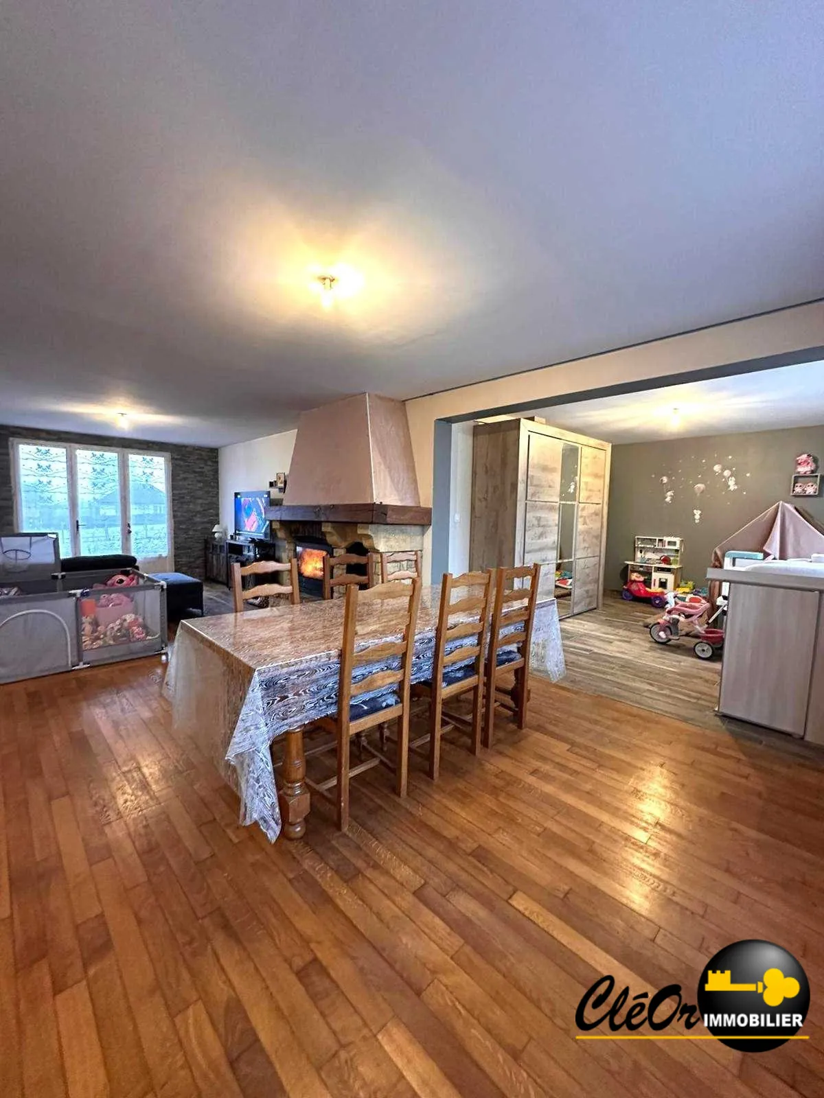 Maison à vendre à Montagny-lès-Seurre avec grand terrain et potentiel d'aménagement 