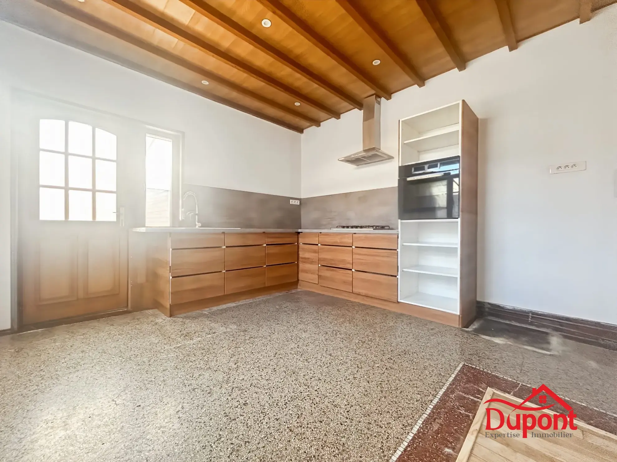 Maison individuelle de 70 m² avec grand terrain à Pleaux 