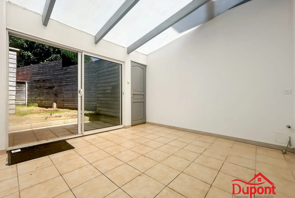 Maison individuelle de 70 m² avec grand terrain à Pleaux 