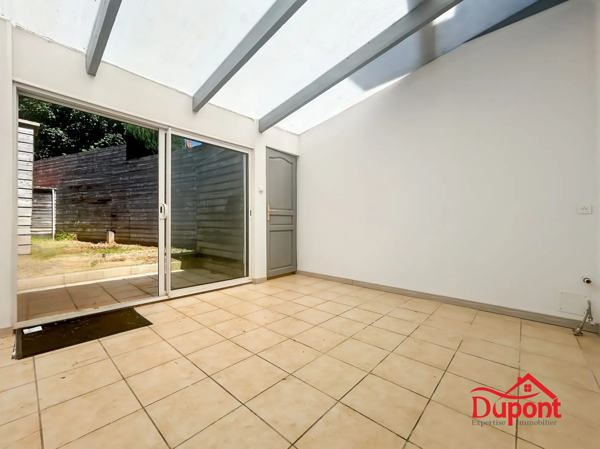 Maison individuelle de 70 m² avec grand terrain à Pleaux 