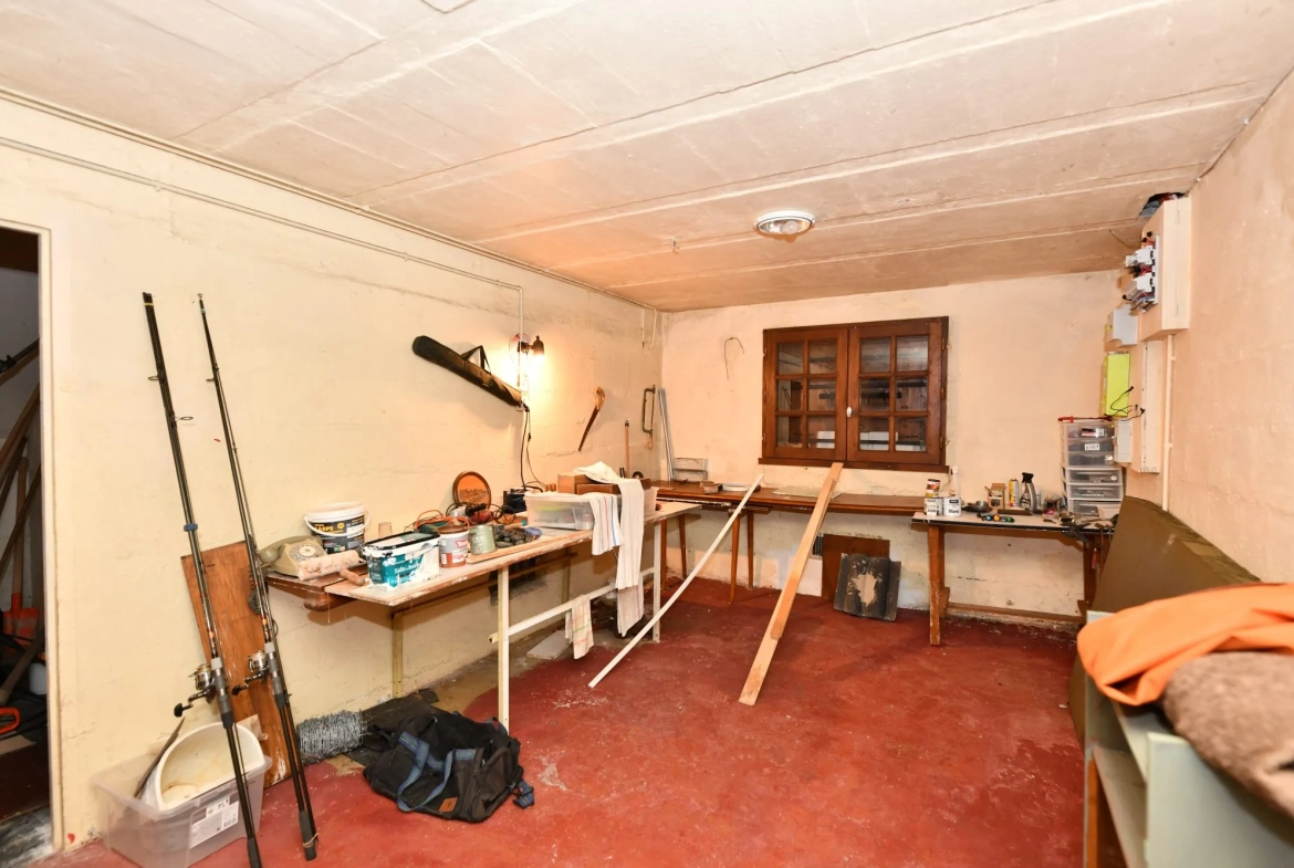 Maison individuelle de 70 m² avec grand terrain à Pleaux 