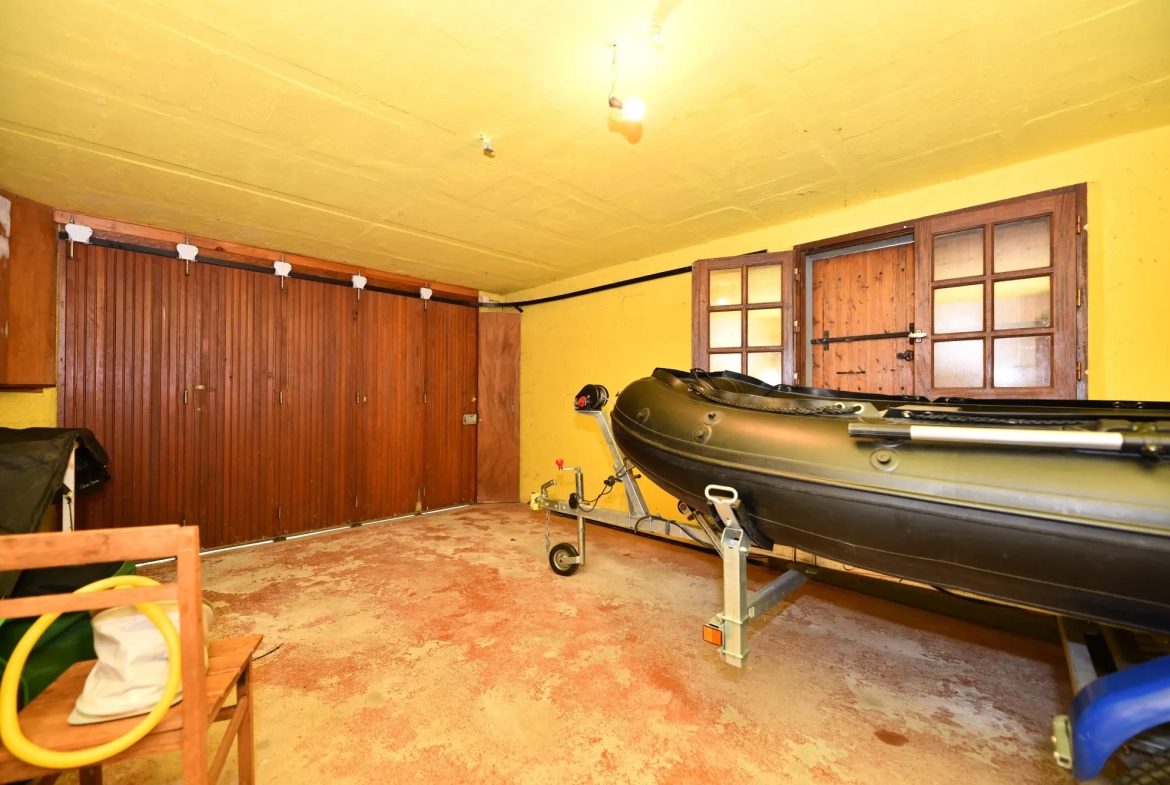 Maison individuelle de 70 m² avec grand terrain à Pleaux 