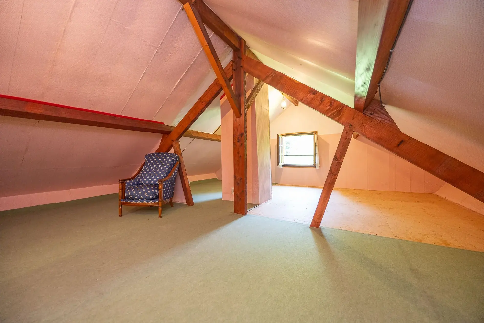 Maison individuelle de 70 m² avec grand terrain à Pleaux 