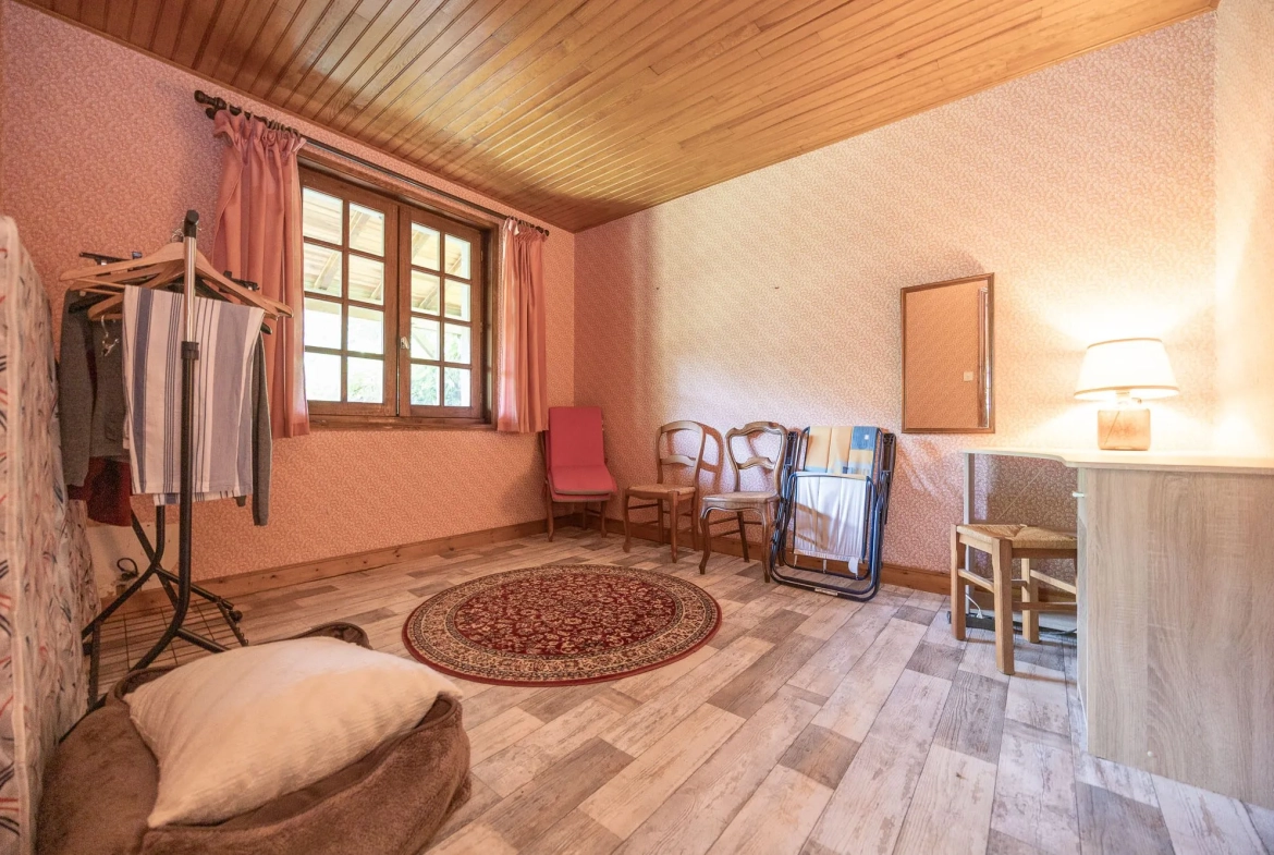 Maison individuelle de 70 m² avec grand terrain à Pleaux 