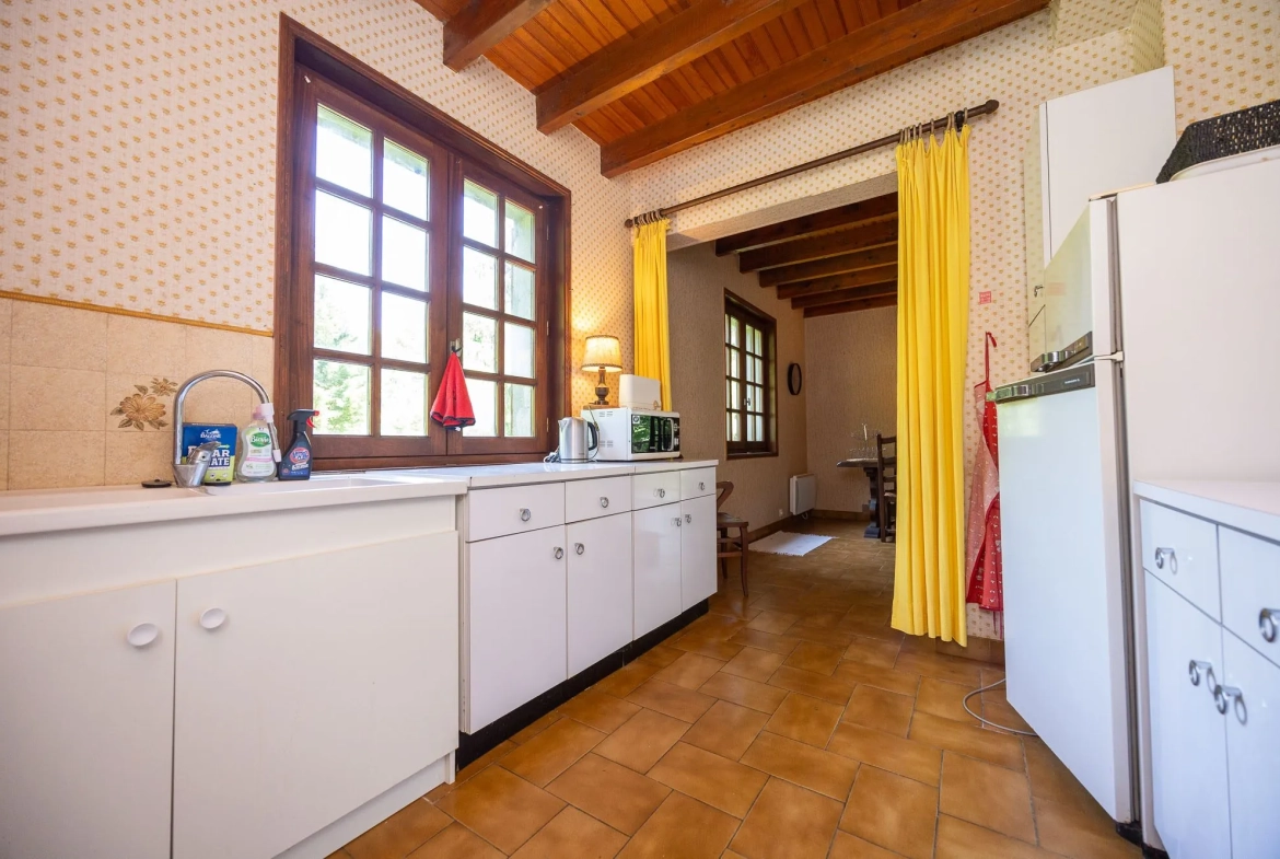 Maison individuelle de 70 m² avec grand terrain à Pleaux 