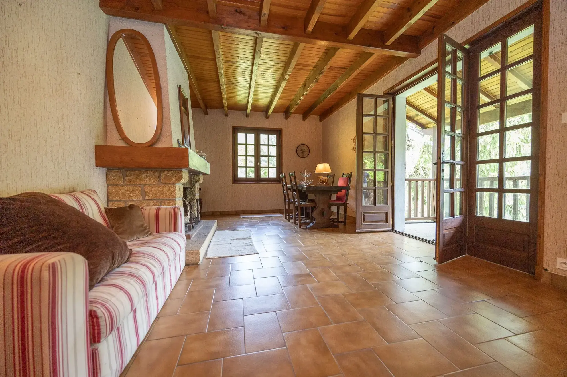 Maison individuelle de 70 m² avec grand terrain à Pleaux 