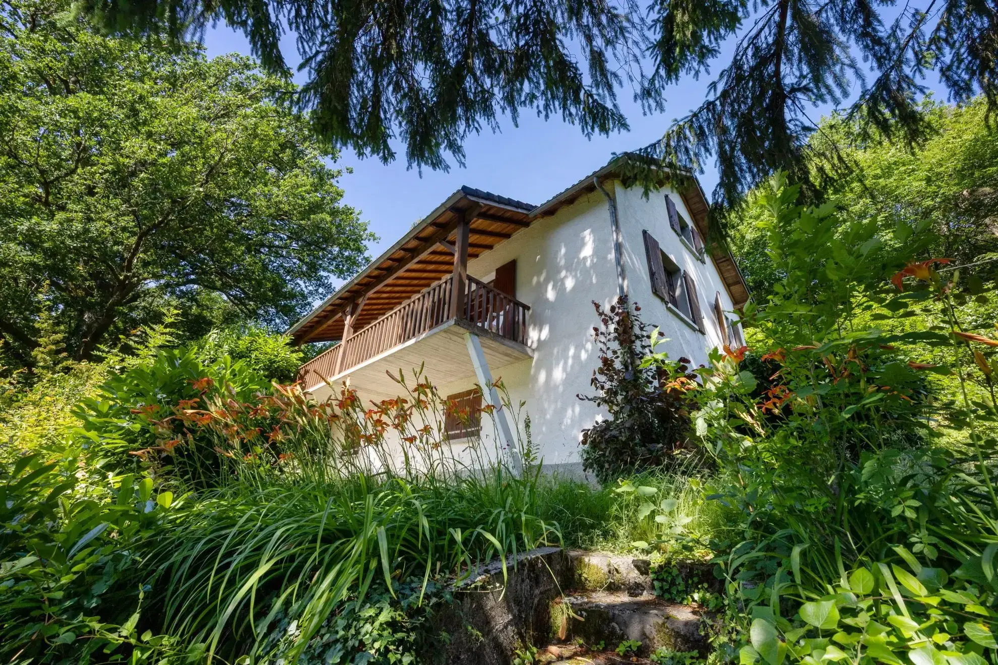 Maison individuelle de 70 m² avec grand terrain à Pleaux 