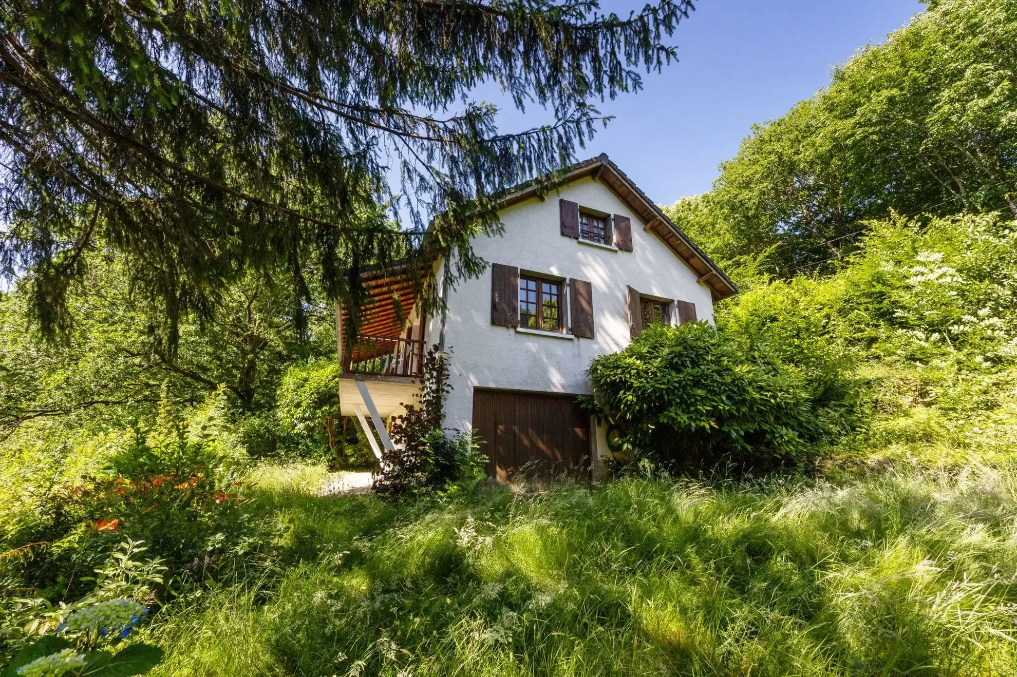 Maison individuelle de 70 m² avec grand terrain à Pleaux 