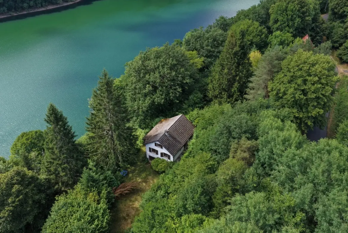Maison individuelle de 70 m² avec grand terrain à Pleaux 