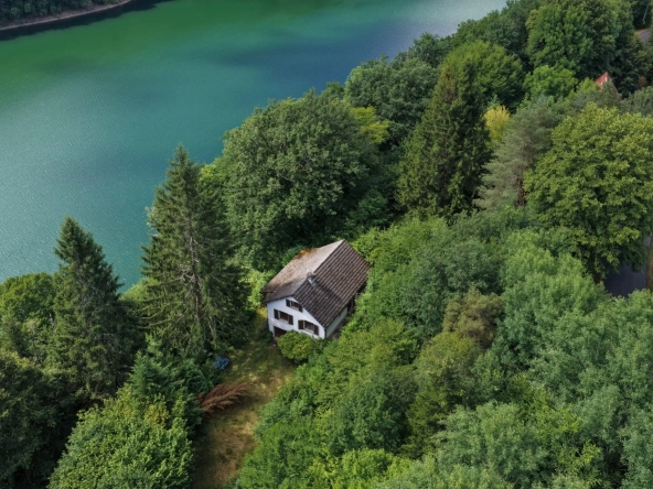 Maison individuelle de 70 m² avec grand terrain à Pleaux