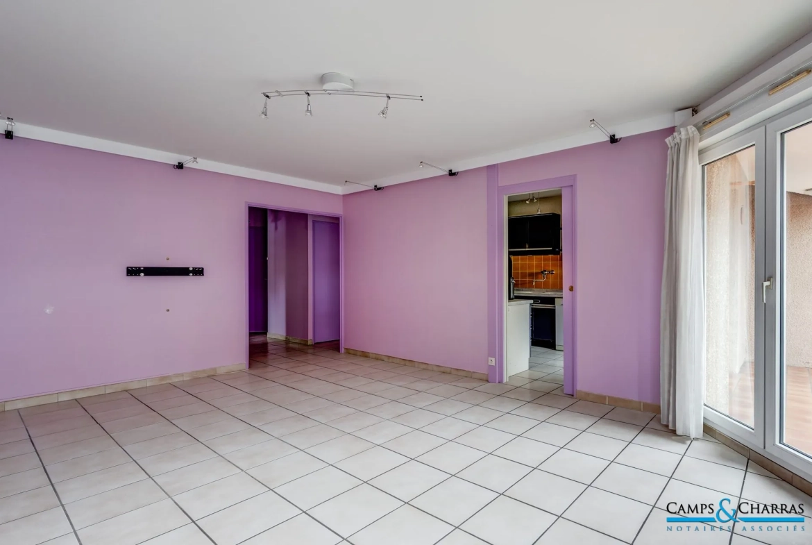 Appartement T4 à vendre à Toulouse Croix-Daurade – 75 m², 3 chambres, parking, proche commodités 