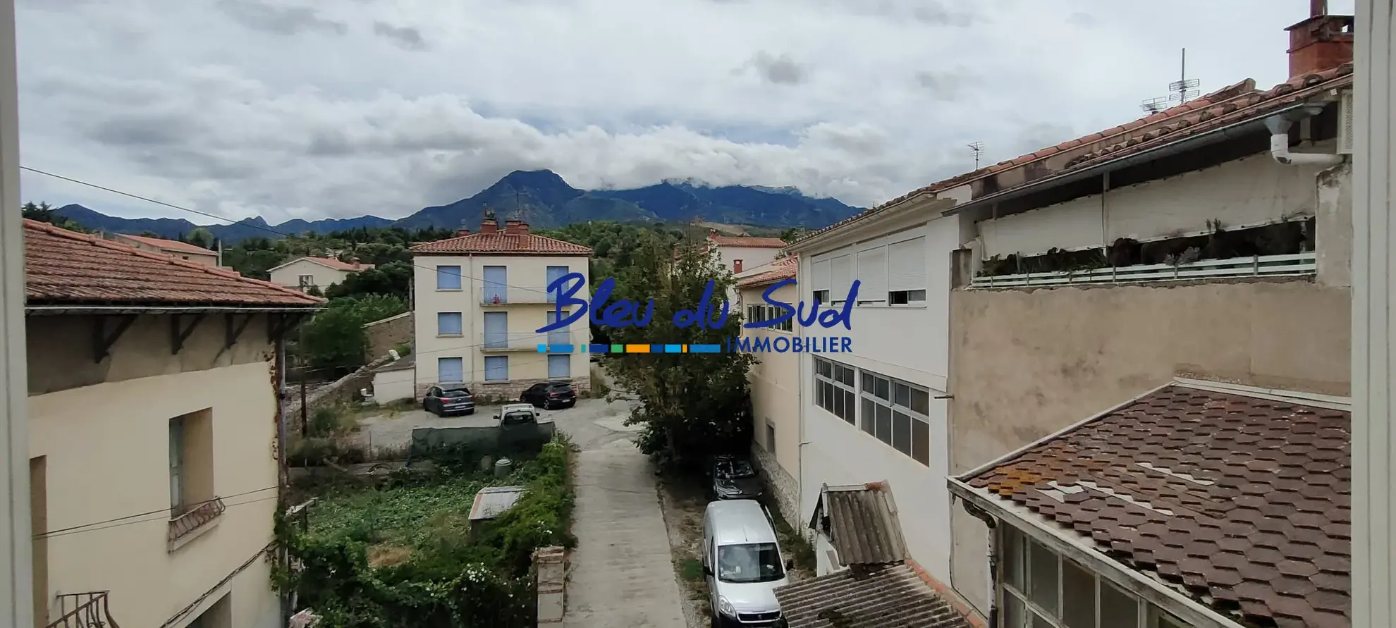 Vue Appartement T3 à rafraîchir avec vue sur le Canigou à Prades 