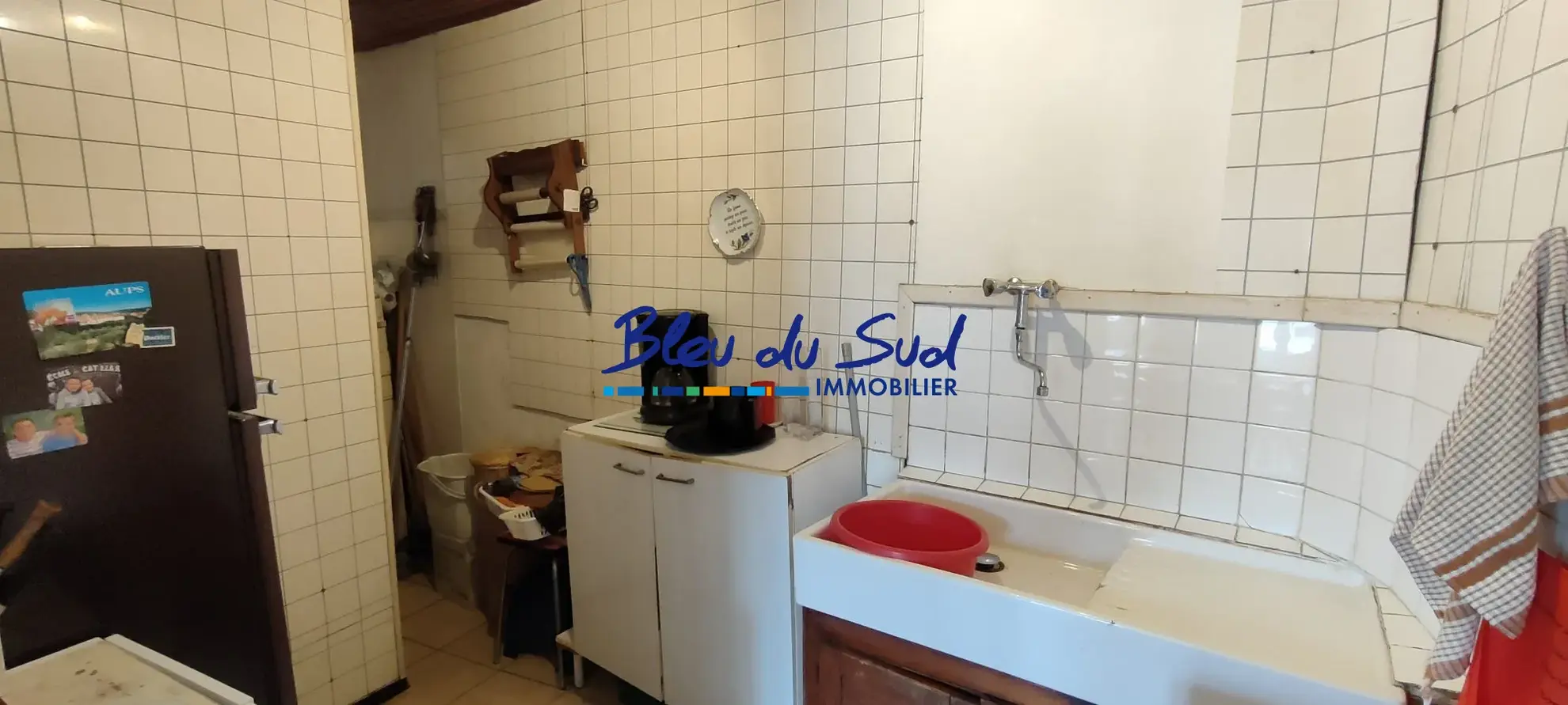 Cuisine Appartement T3 à rafraîchir avec vue sur le Canigou à Prades 