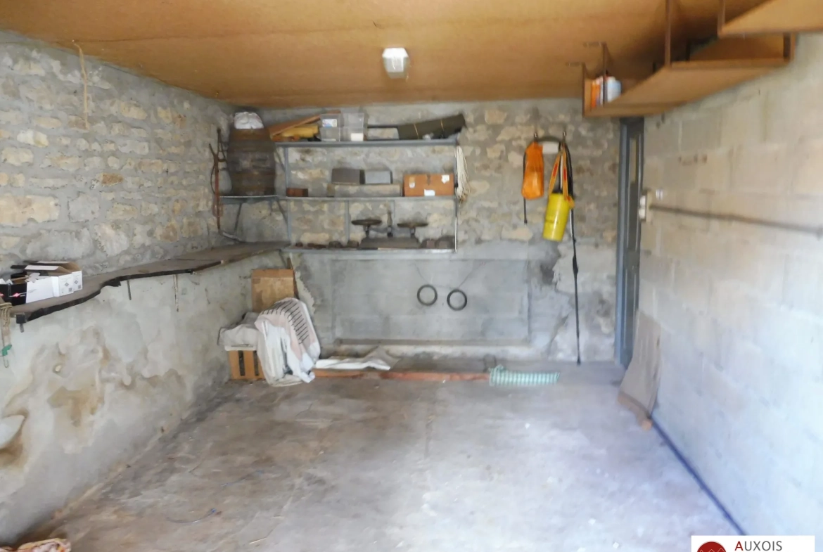 Maison à 3 km de Semur-en-Auxois avec jardin, garage, terrasse et pièce aménageable 